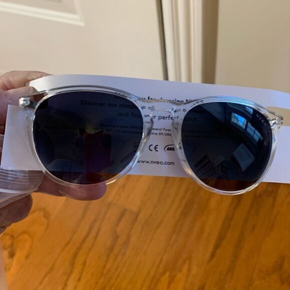 NVEA Polarized Retro Round Trendy Mirrored Sunglasses with case/cleaning cloth - Picture 9 of 9